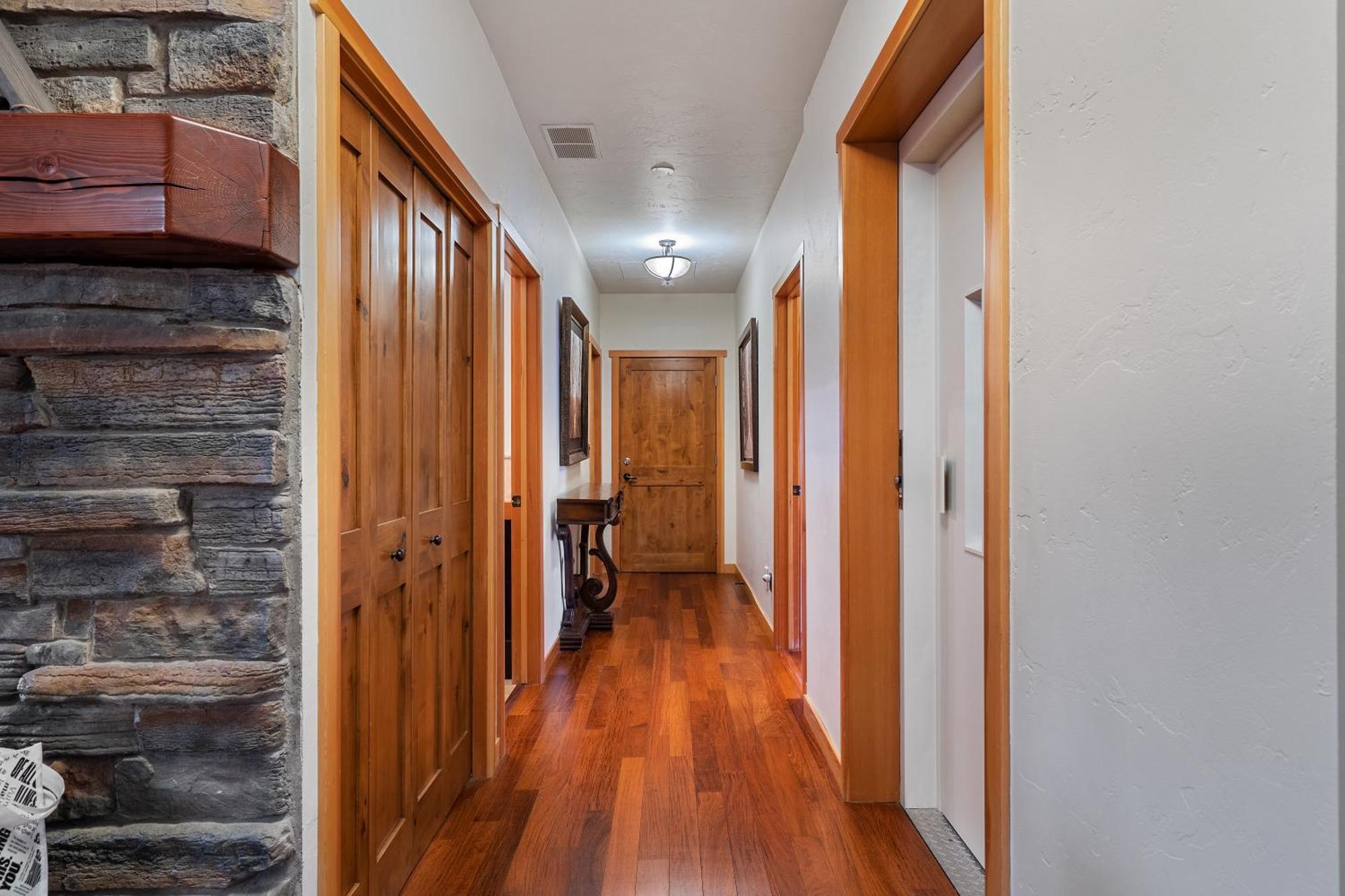Parkland301 Sunlit 2,000 Ft² Penthouse With Mtn View Appartement Canmore Buitenkant foto