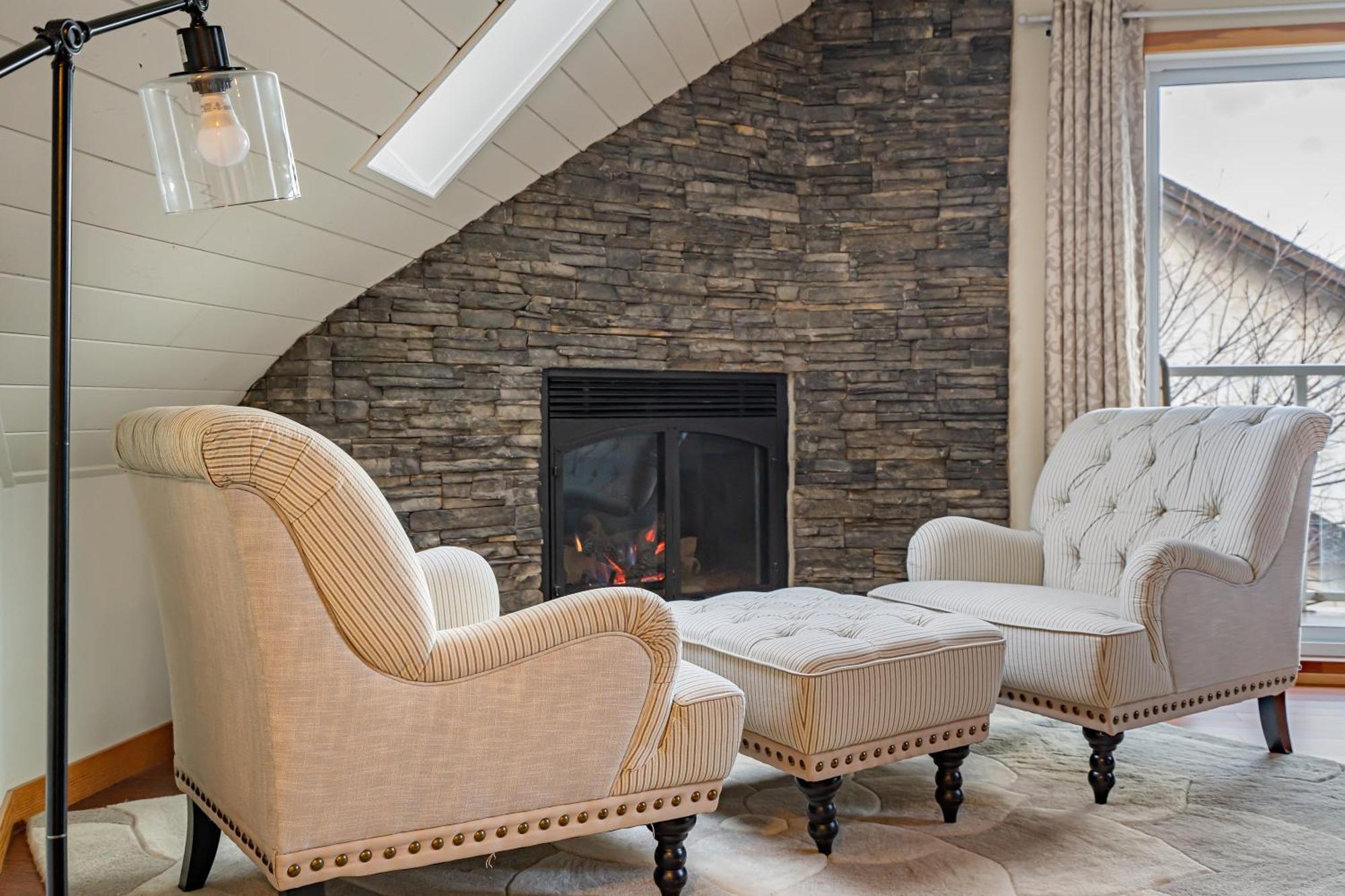 Parkland301 Sunlit 2,000 Ft² Penthouse With Mtn View Appartement Canmore Buitenkant foto