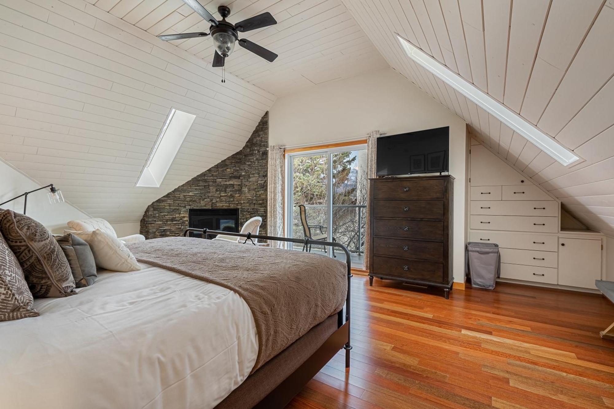 Parkland301 Sunlit 2,000 Ft² Penthouse With Mtn View Appartement Canmore Buitenkant foto