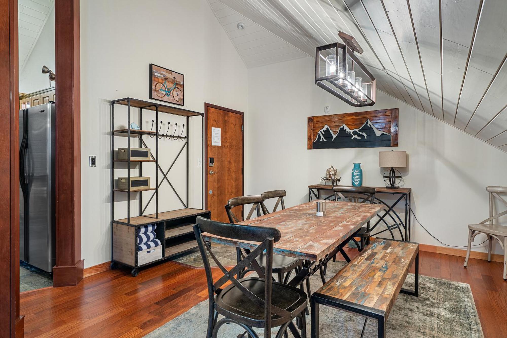 Parkland301 Sunlit 2,000 Ft² Penthouse With Mtn View Appartement Canmore Buitenkant foto