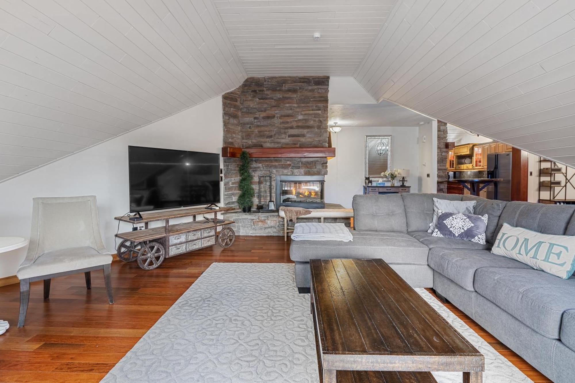 Parkland301 Sunlit 2,000 Ft² Penthouse With Mtn View Appartement Canmore Buitenkant foto