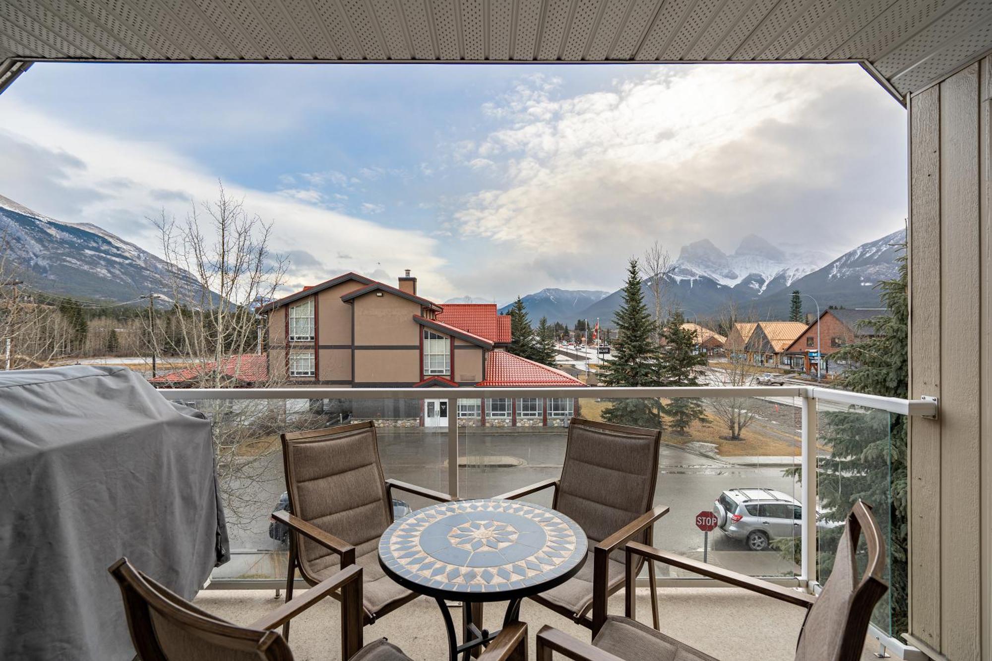 Parkland301 Sunlit 2,000 Ft² Penthouse With Mtn View Appartement Canmore Buitenkant foto
