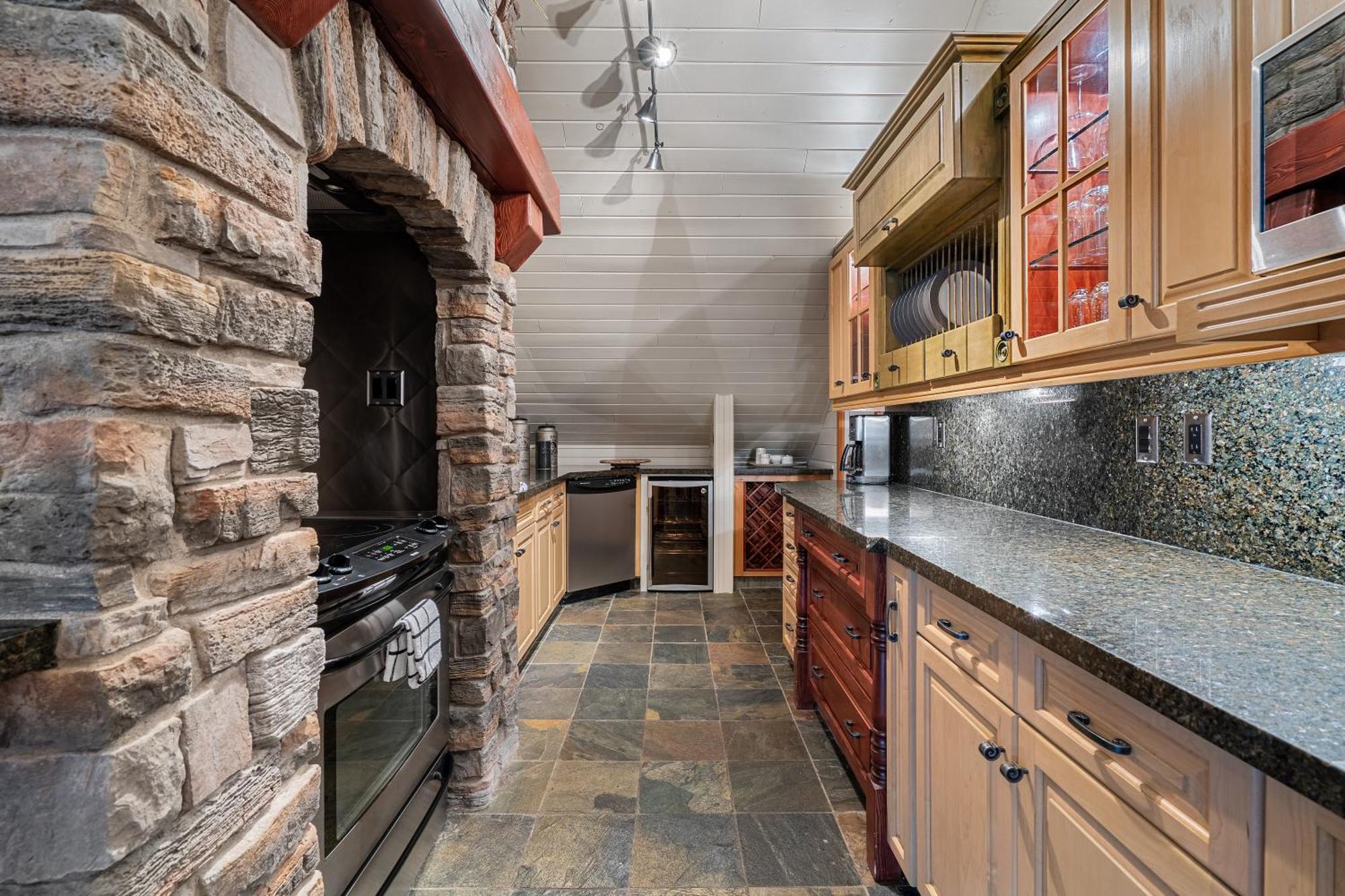 Parkland301 Sunlit 2,000 Ft² Penthouse With Mtn View Appartement Canmore Buitenkant foto
